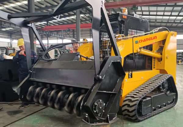 МІНІ НАВАНТАЖУВАЧ CHANGLIN TS100 - Зображення 3
